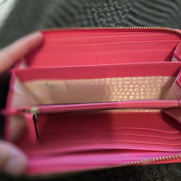 Kate Spade Vibrant Pink Pebbled Leather Long Wallet - LIKE NEW! - Picture 2 of 3